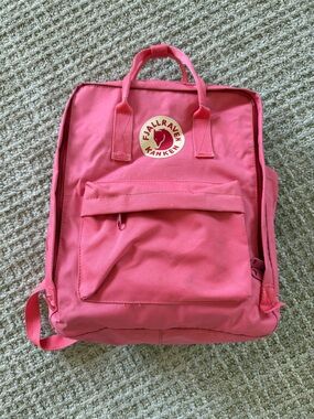 Fjallraven Kanken Backpack in Coral Pink